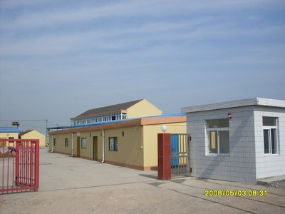 廣州英特達標牌制造 專業打造電鑄標牌、鋁標牌與水晶滴膠標貼，助力服裝輔料卓越品質